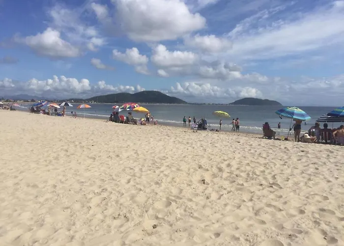 Casa Enseada Proximo Ao Mar E Comercios Com 2 Ar Split
